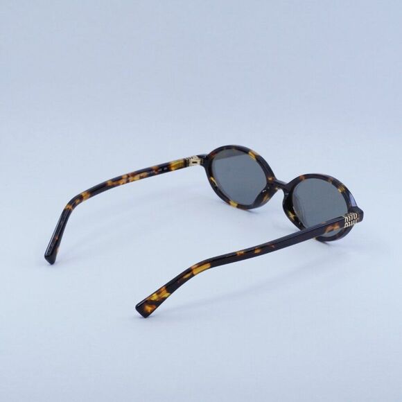 ?️ New Miu Miu MU04ZS VAU07F Sunglasses - Honey Havana Frame, Light Grey Lenses
